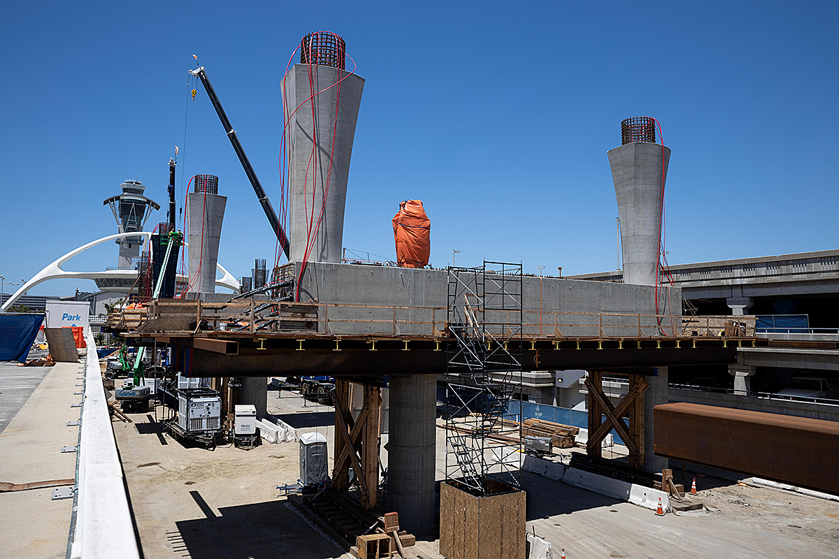 Work continues on the upper columns that will support the platform level at East Central Terminal Station.
