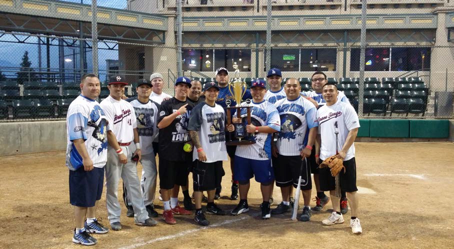 softball-trophy-3-21-14.jpg